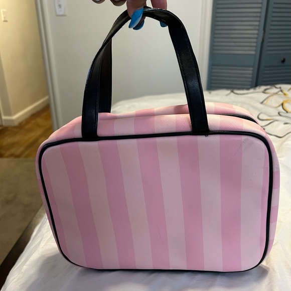 Pink Victoria Secret purse - Picture 2 of 3